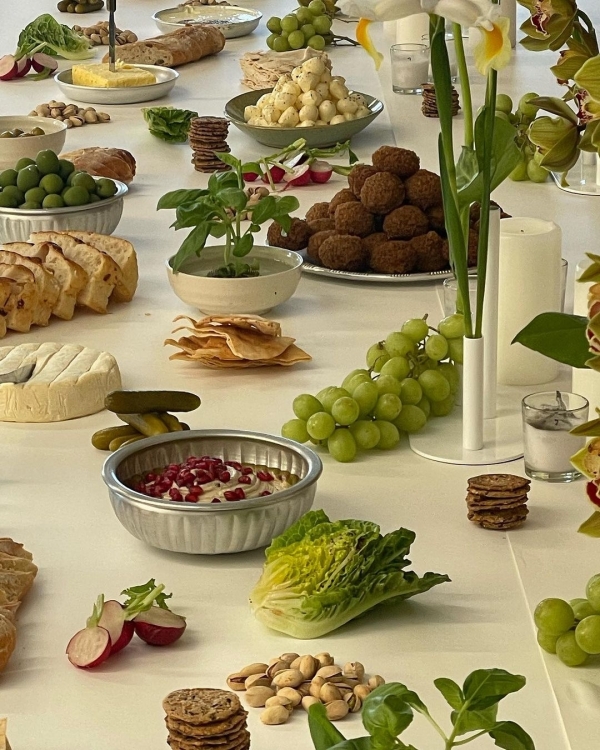 Trend: Set Design with Vegatables