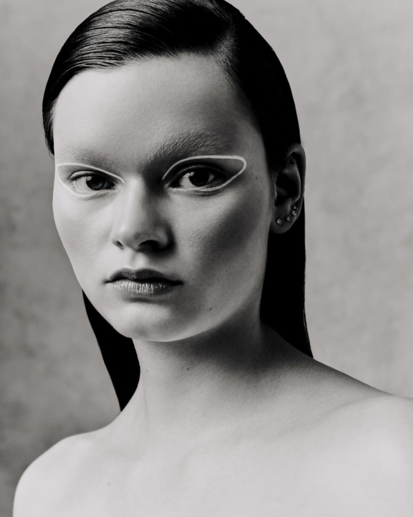 Beautiful Summer Makeup Trend for a Wedding Look | Sunset Blush, Berry Lips and Colorful Eyeliner