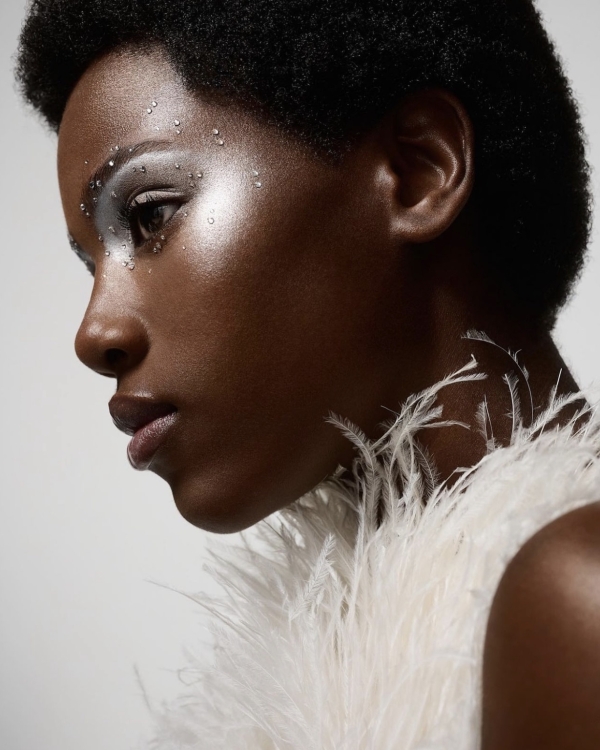 Beautiful Summer Makeup Trend for a Wedding Look | Sunset Blush, Berry Lips and Colorful Eyeliner