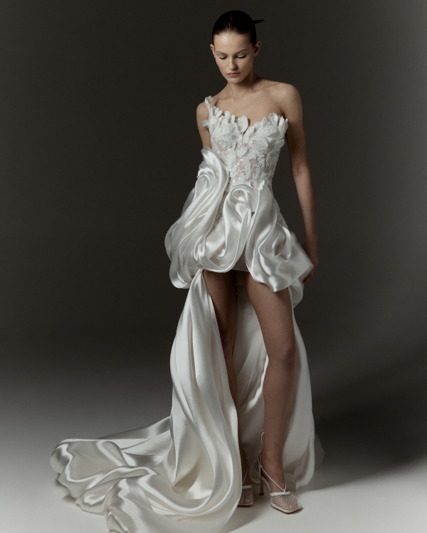 Bridal Trend: Strapless Wedding Dresses