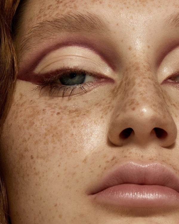 Makeup Inspiration: Non-White Eyeliner Trend