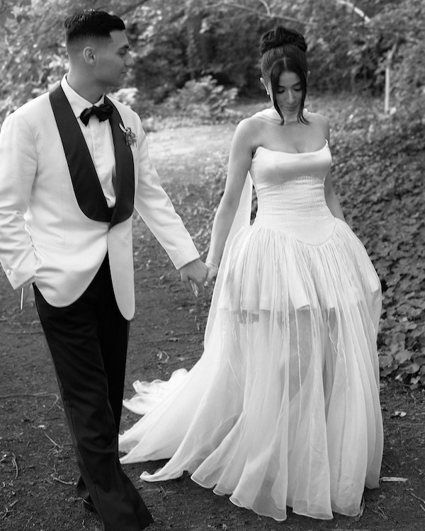 A Beautiful Wedding with Traditional Elements and Elegant Decor