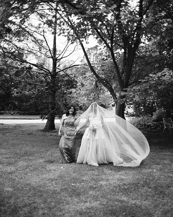 A Beautiful Wedding with Traditional Elements and Elegant Decor