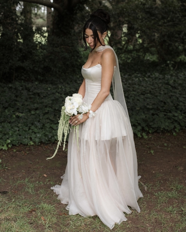 A Beautiful Wedding with Traditional Elements and Elegant Decor