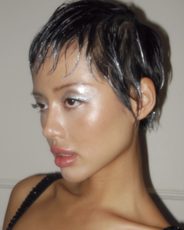 Beautiful Summer Makeup Trend for a Wedding Look | Sunset Blush, Berry Lips and Colorful Eyeliner