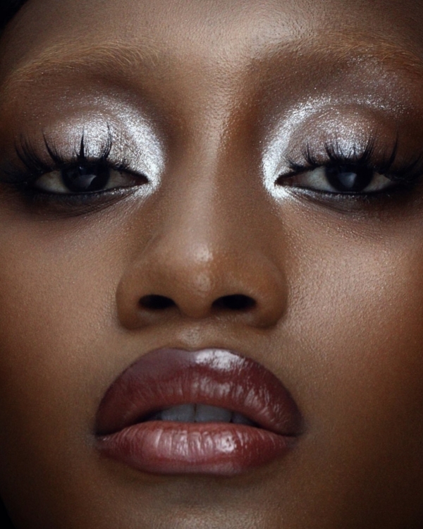 Beautiful Summer Makeup Trend for a Wedding Look | Sunset Blush, Berry Lips and Colorful Eyeliner