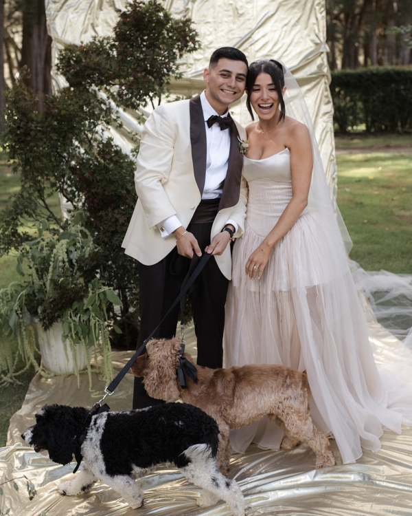 A Beautiful Wedding with Traditional Elements and Elegant Decor