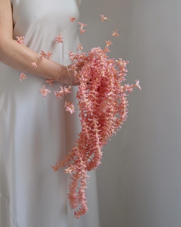 Trend: Cascading Flower Bouquets