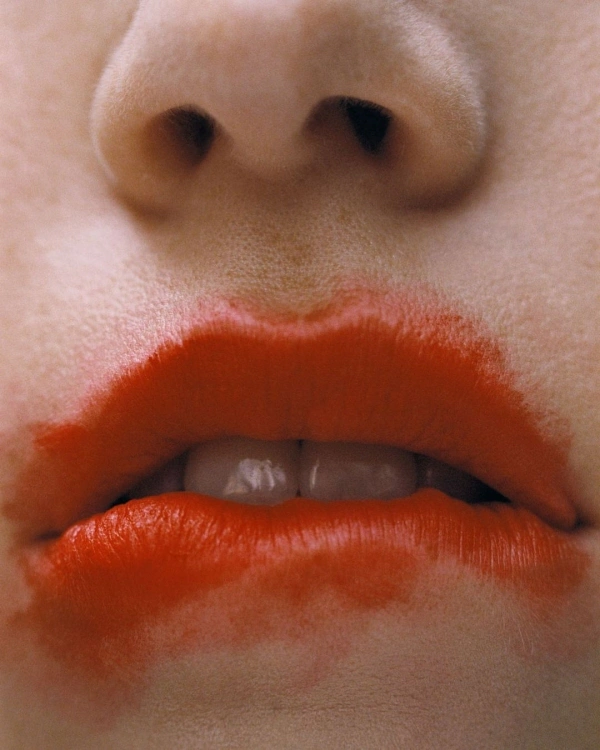 6 Easy Steps to Make Your Lipstick Last — photo 1