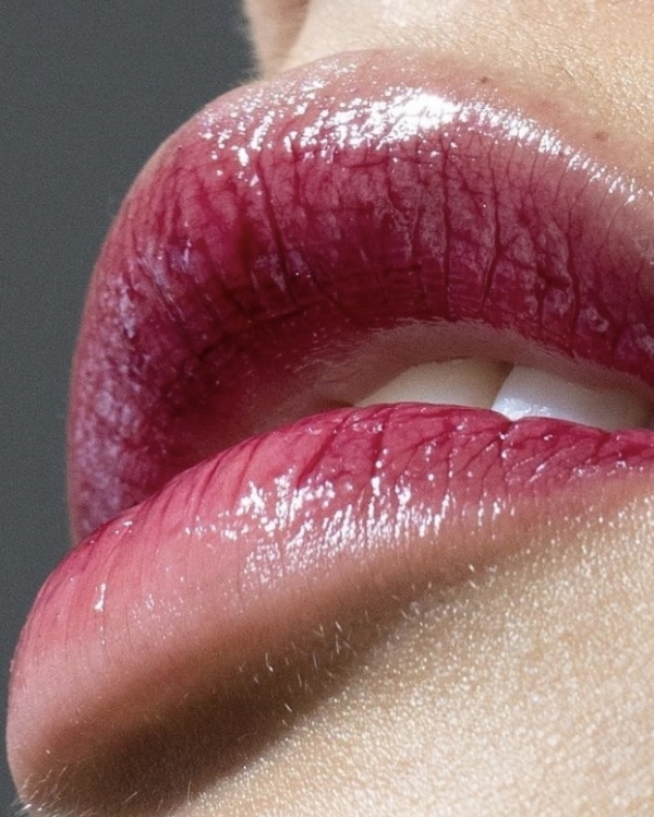 Beautiful Summer Makeup Trend for a Wedding Look | Sunset Blush, Berry Lips and Colorful Eyeliner