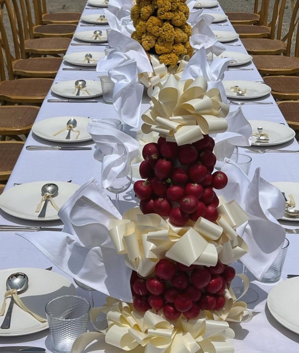 Trend: Set Design with Vegatables