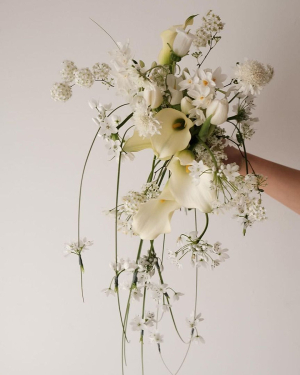 Trend: Cascading Flower Bouquets
