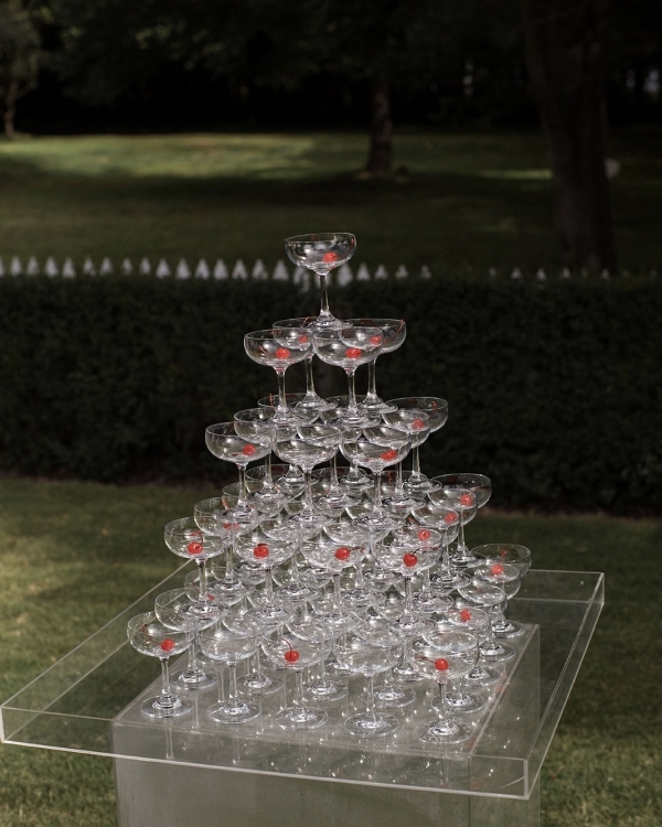 A Beautiful Wedding with Traditional Elements and Elegant Decor