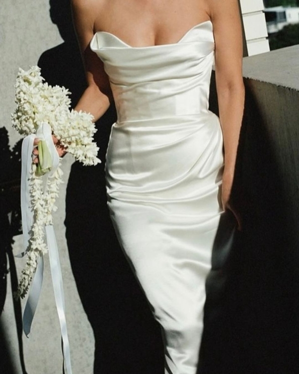 Trend: Cascading Flower Bouquets