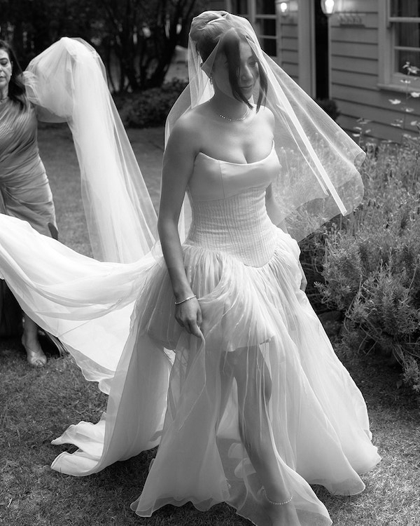 A Beautiful Wedding with Traditional Elements and Elegant Decor