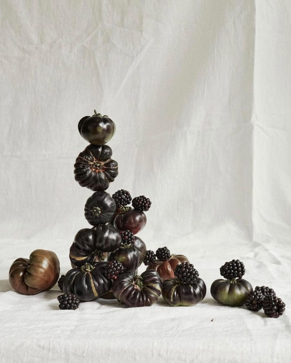 Trend: Set Design with Vegatables