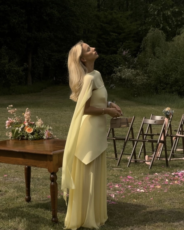 The Chicest Hairstyles for Every Wedding Guest & Bridesmaid Dress Silhouette and Neckline