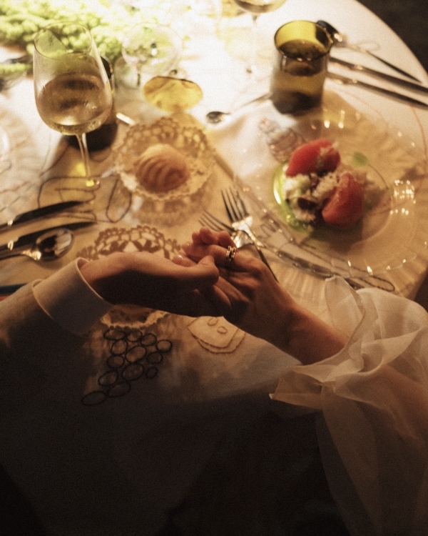 An Artistic Wedding Amongst a Breathtaking Quarry in Mallorca