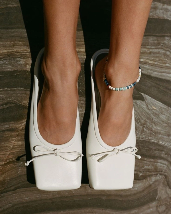 30 Bridal Flats That Prove You Don’t Need Heels to Make a Statement — photo 1