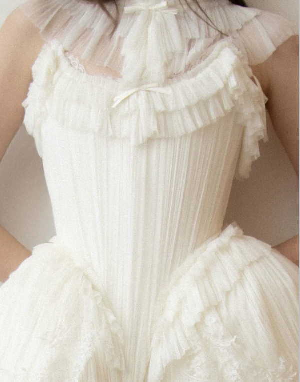 28 Basque Waist Wedding Dresses from the 2026 Bridal Collections — photo 2