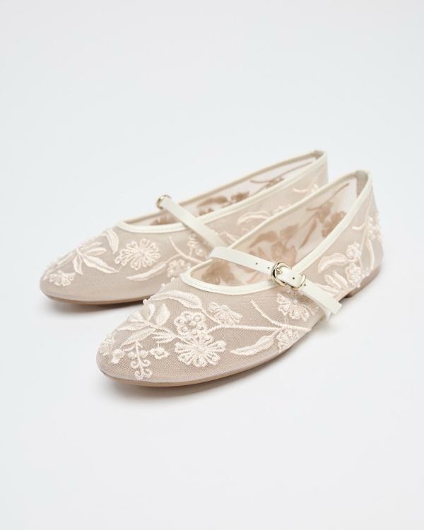 30 Bridal Flats That Prove You Don’t Need Heels to Make a Statement