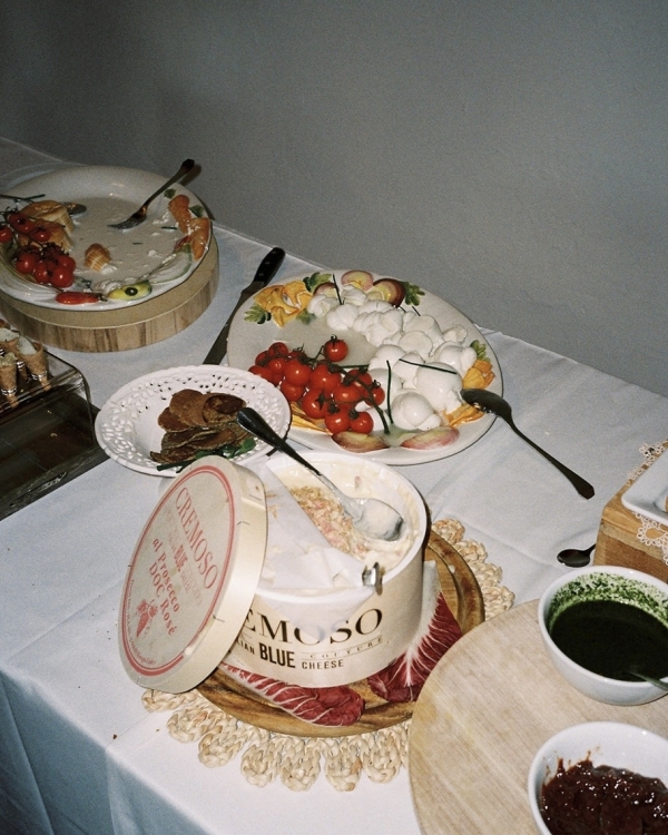 A Golden Wedding at a Storybook Castle Just Outside Venice, Italy