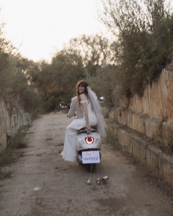 An Artistic Wedding Amongst a Breathtaking Quarry in Mallorca