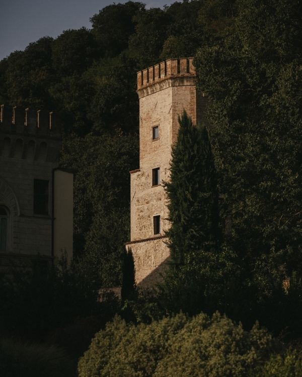 A Golden Wedding at a Storybook Castle Just Outside Venice, Italy