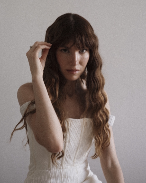 An Artistic Wedding Amongst a Breathtaking Quarry in Mallorca