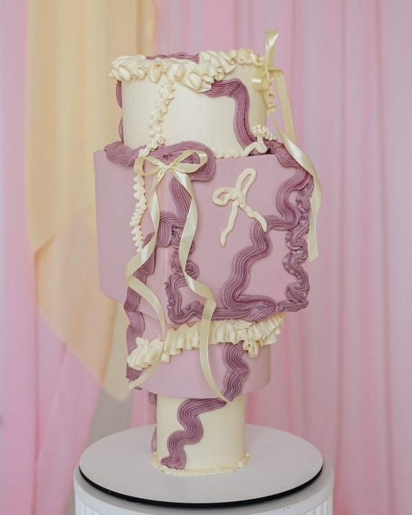 Trend: Stacked Wedding Cakes