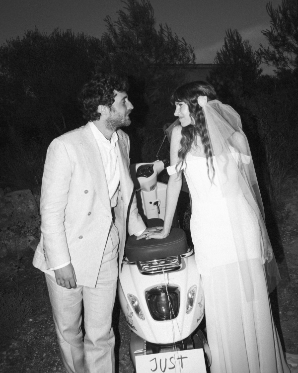 An Artistic Wedding Amongst a Breathtaking Quarry in Mallorca