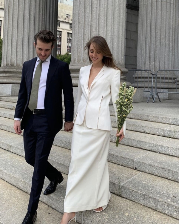 35 Chic Bridal Outfit Ideas for a Courthouse or City Hall Wedding