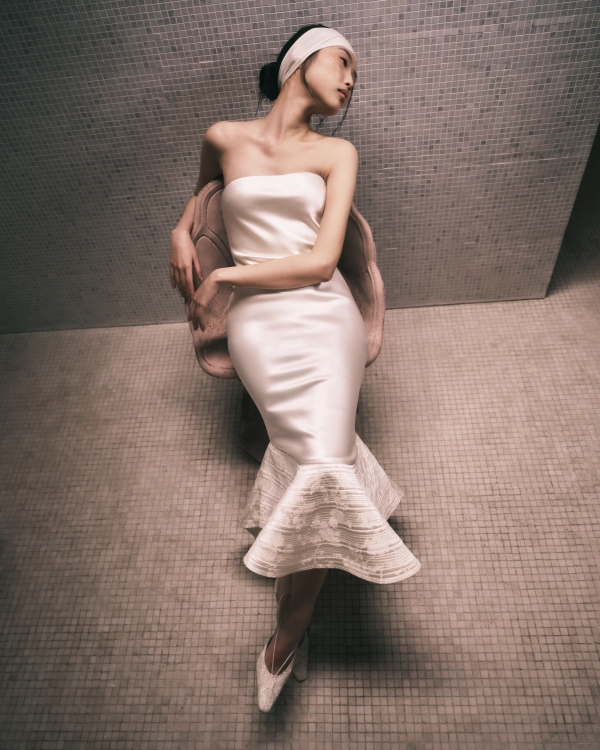 30 Breathtaking Bridal Dresses for a Wedding in Spain