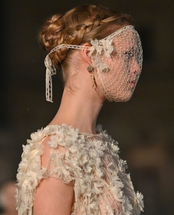 The Best Bridal Accessories for Every Wedding Dress Neckline