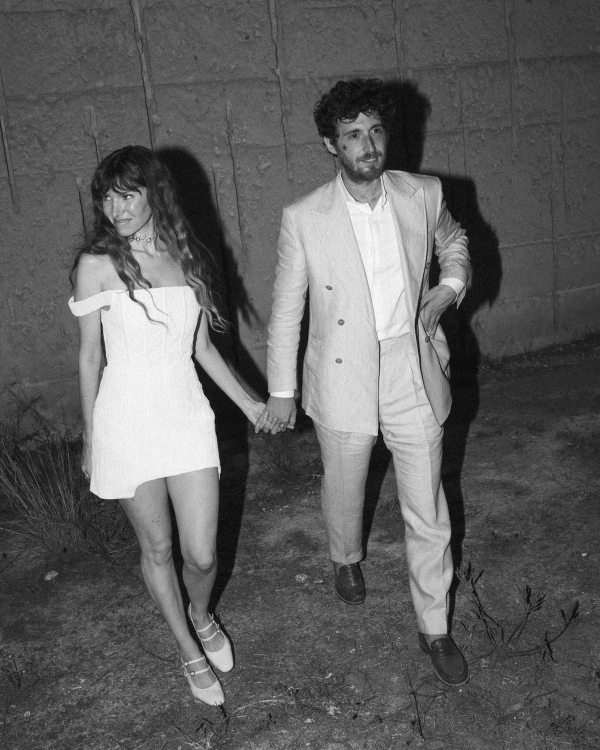 An Artistic Wedding Amongst a Breathtaking Quarry in Mallorca