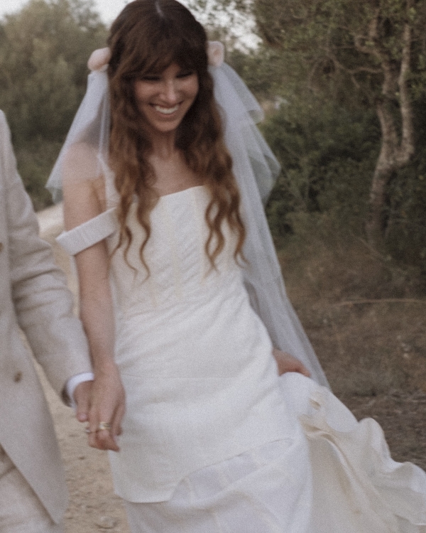 An Artistic Wedding Amongst a Breathtaking Quarry in Mallorca