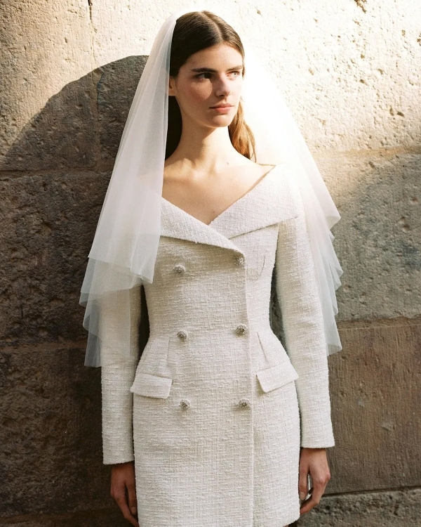 35 Chic Bridal Outfit Ideas for a Courthouse or City Hall Wedding