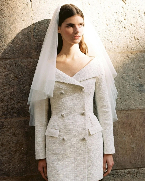 35 Chic Bridal Looks for Your Civil, Courthouse or City Hall Wedding — photo 1