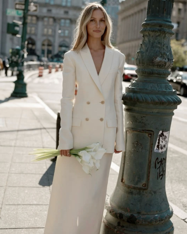35 Chic Bridal Outfit Ideas for a Courthouse or City Hall Wedding