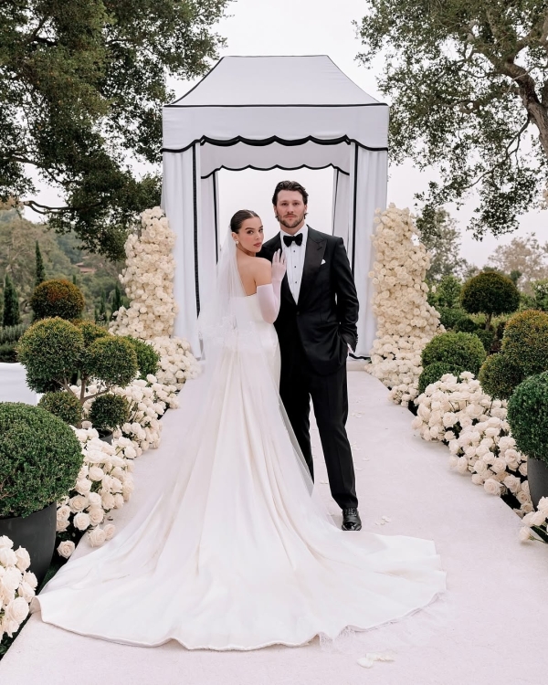 Hailee Steinfeld and Josh Allen Tie the Knot in a Stunning Santa Barbara Wedding