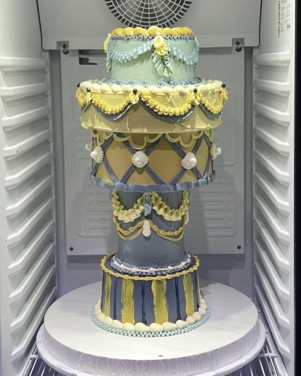 Trend: Stacked Wedding Cakes