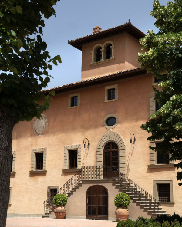 Planning a Wedding in Tuscany? Discover Why Il Borgo di Vignamaggio is the Dream Venue