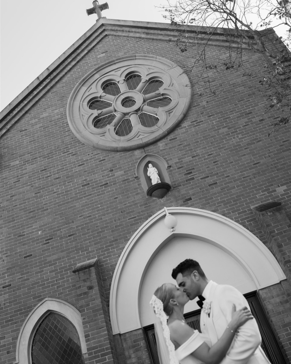 A Glamorous Jewel-Toned Wedding in the Australian Countryside