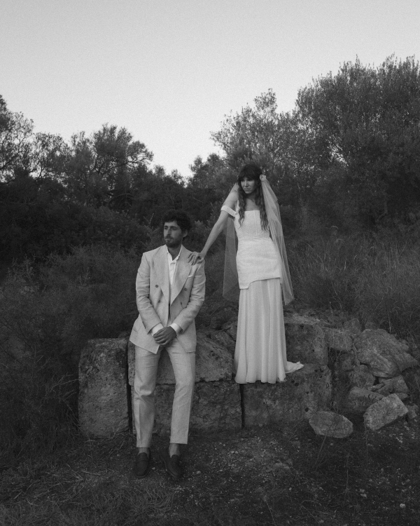 An Artistic Wedding Amongst a Breathtaking Quarry in Mallorca