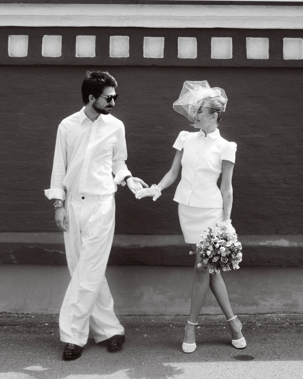 35 Chic Bridal Outfit Ideas for a Courthouse or City Hall Wedding