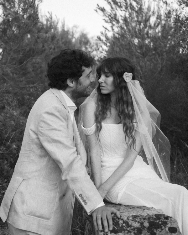 An Artistic Wedding Amongst a Breathtaking Quarry in Mallorca