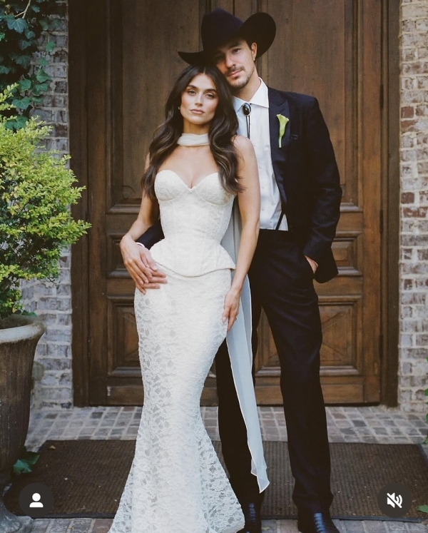 The Best Bridal Accessories for Every Wedding Dress Neckline