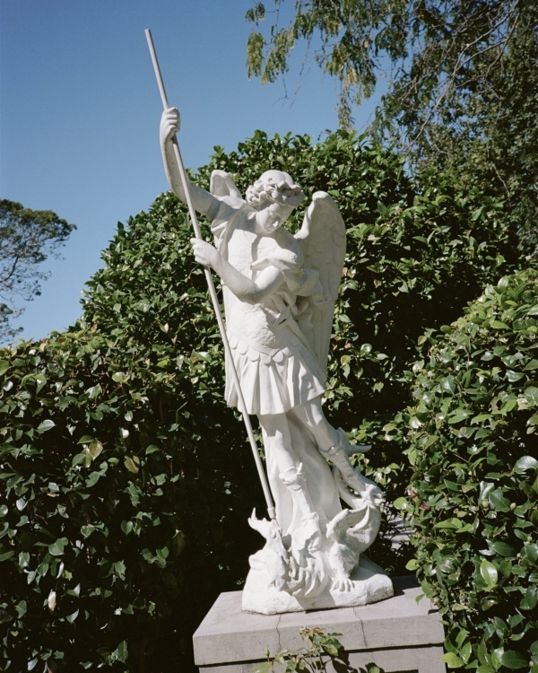 A Glamorous Jewel-Toned Wedding in the Australian Countryside