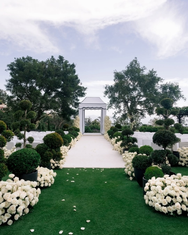 Hailee Steinfeld and Josh Allen Tie the Knot in a Stunning Santa Barbara Wedding