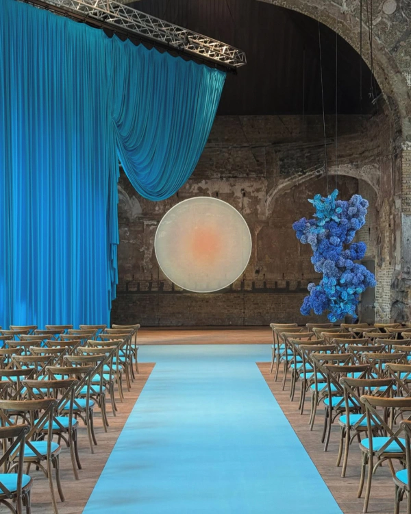 55 Creative Wedding Aisle & Altar Ideas for a Standout Ceremony — photo 2